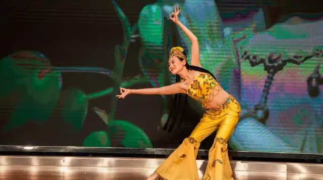 公司舉行圓夢(mèng)藝術(shù)團(tuán)成立大會(huì)暨首批節(jié)目展演8.jpg 公司舉行圓夢(mèng)藝術(shù)團(tuán)成立大會(huì)暨首批節(jié)目展演8.jpg